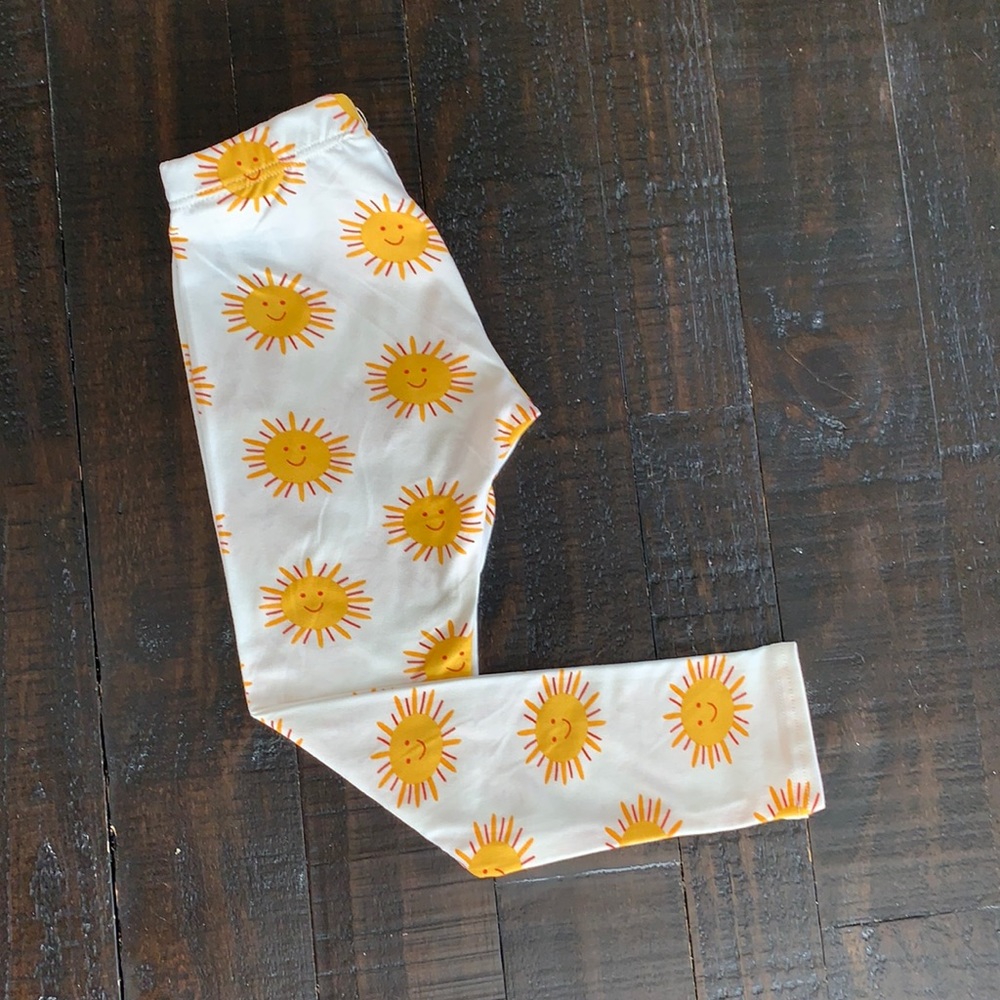 NWT Dot Dot Smile Super Soft Leggings SIZE 3/4